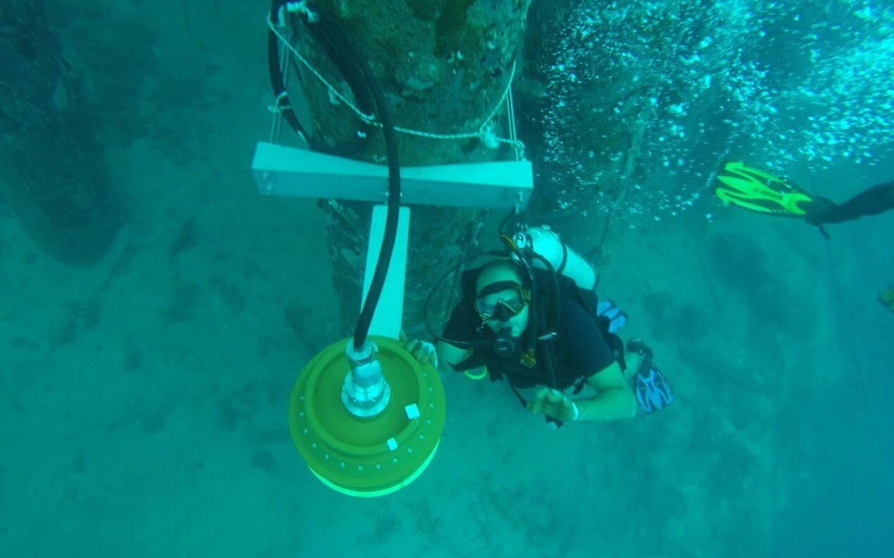 青岛海洋工程水下设备检测有限公司取得多路液压连接器水下插拔测试装置专利能够保证模拟复杂环境下的插合和分离功能正常进行(图1)